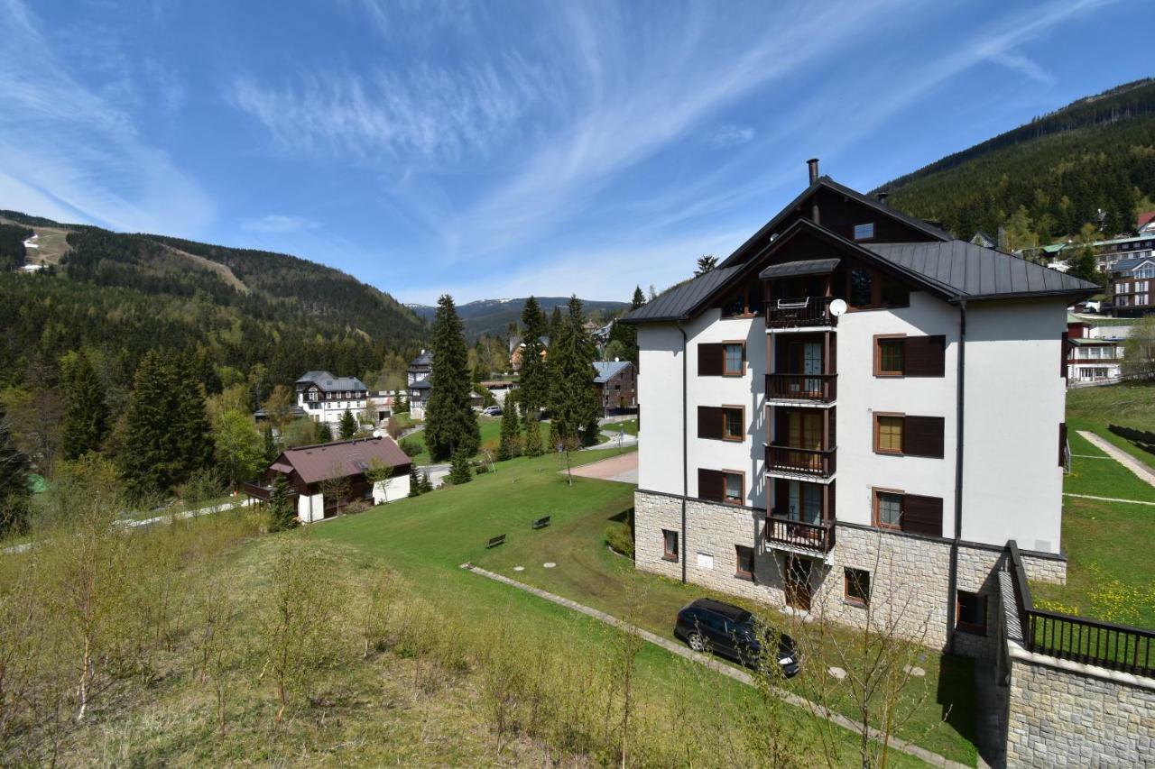 Apartment Dalibor II With Private Entrance And Private Garage Špindlerŭv Mlýn Exterior foto